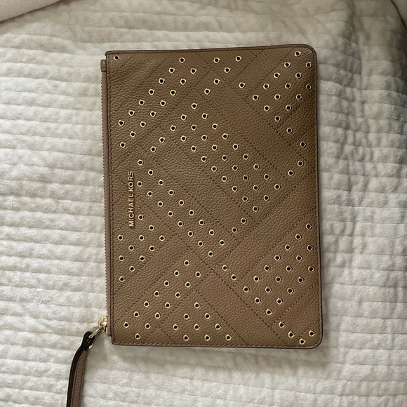 Michael Kors Handbags - Michael Kors Wristlet/Wallet
